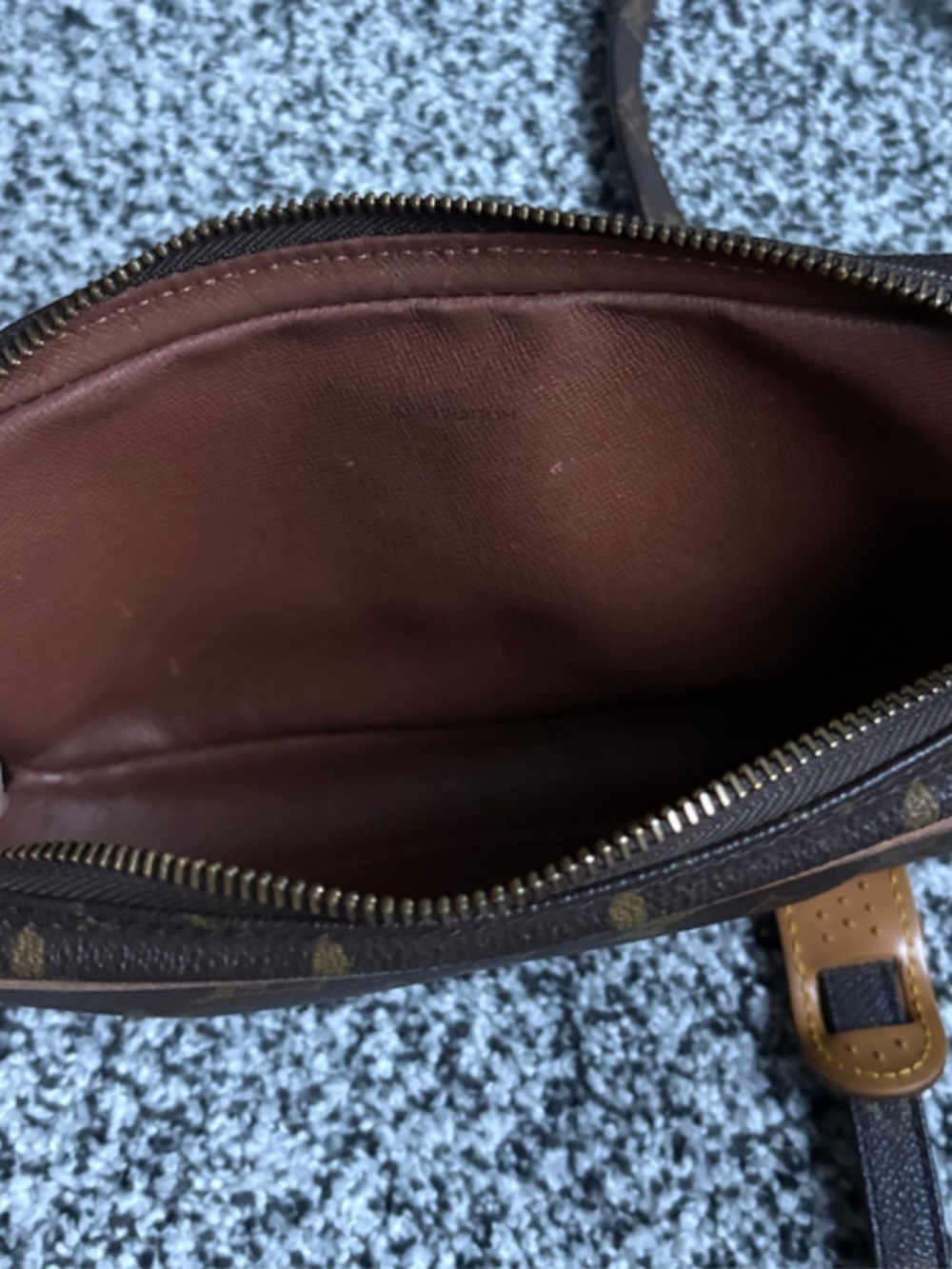 Authentic Louis Vuitton Marley Shoulder Bag - Picture 11 of 15